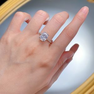 S925 Silver Four-claw White Square Diamond Ring