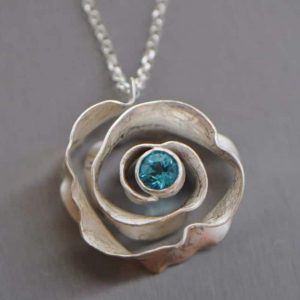 European And American Inlaid Zircon Rose Design Pendant Simple Graceful All-Match Jewelry Necklace