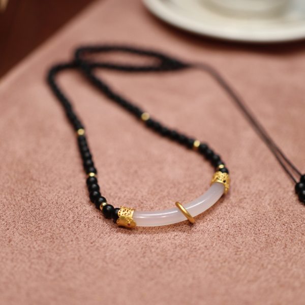 Natural Frosted Black Agate White Chalcedony Necklace