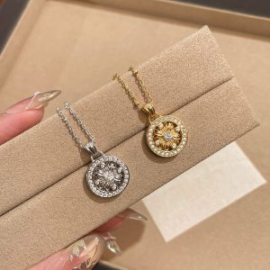 Light Luxury SUNFLOWER Round Necklace