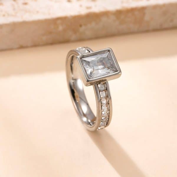 Women's Fashionable Stainless Steel Simple Ring