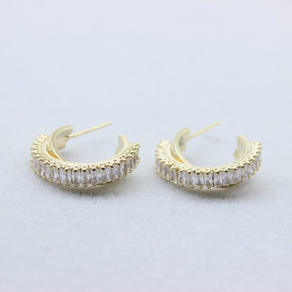Women's Creative C-shaped Zircon Circle Stud Earrings