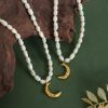 Cold Wind Pleated Texture Moon Freshwater Pearl Necklace
