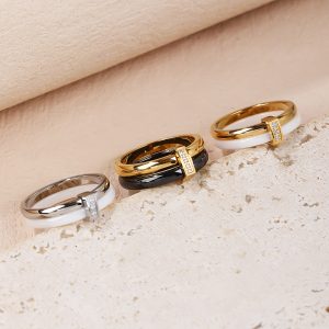 Simple Glossy Stitching Inlaid Zirconium Ring