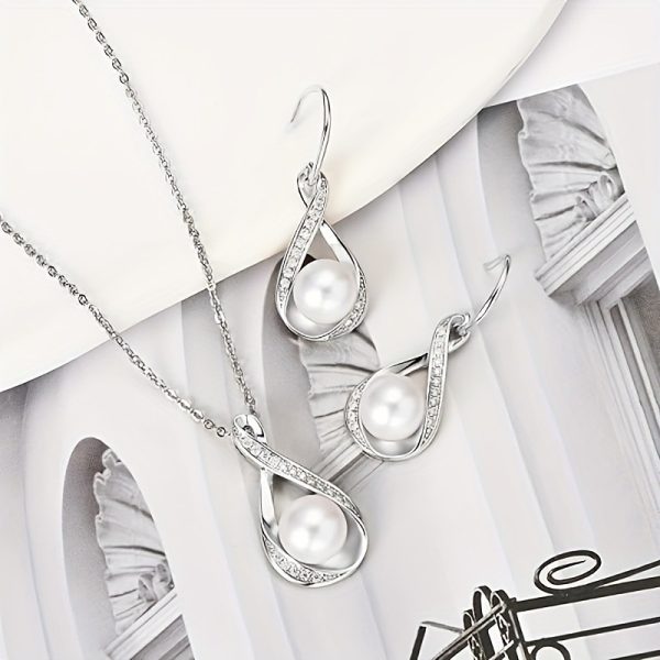Simulated Pearl Jewelry Diamond Inlaid Clavicle Chain To Give Mom