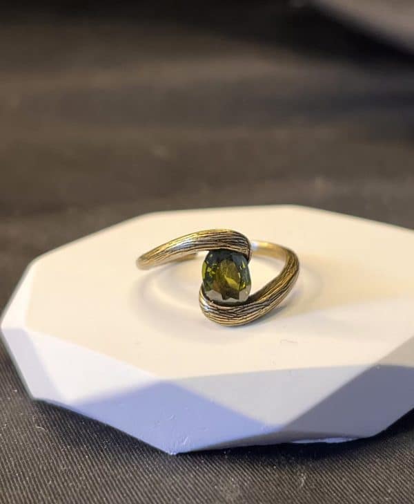 Brushed Diamond Colored Gems Zircon Ring Advanced Design Sense