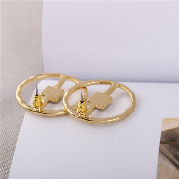 Frosty Wind Geometric Circle Stud Earrings