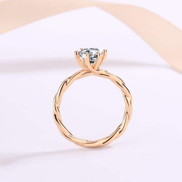 Women's Classic Fashion Simple Proposal Ring