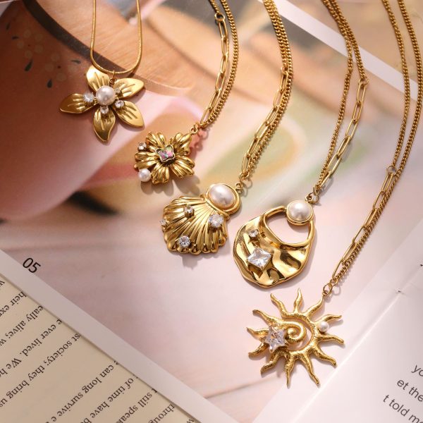 European And American Stainless Steel Hammered Spiral Sun Pendant Necklace