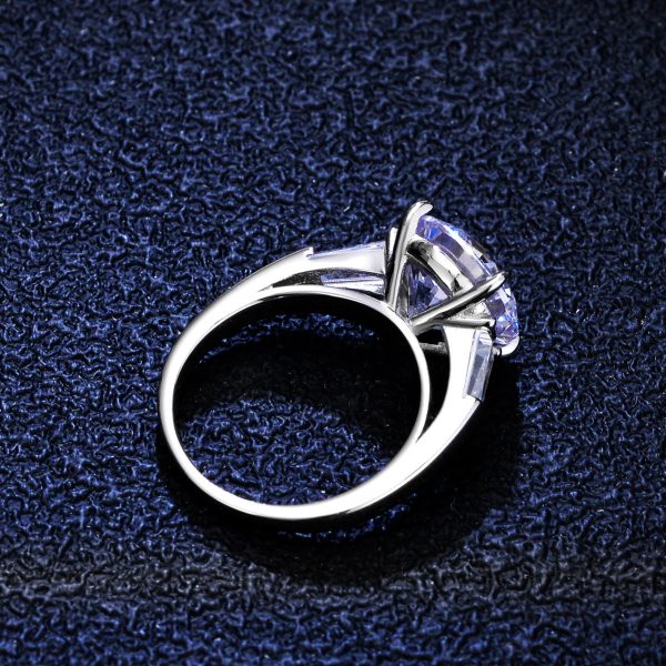 Classic Four-claw S925 Silver Ring 5 Karat Moissanite