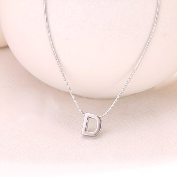 e7e203ce-e065-4698-9d77-418bf3b8bf8a.jpg 18k Gold Titanium Steel Necklace With 26 English Letters