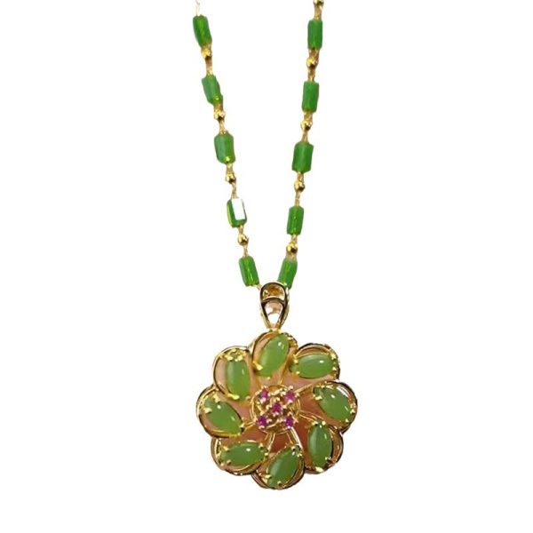 Lucky Flower Pendant Necklace For Women