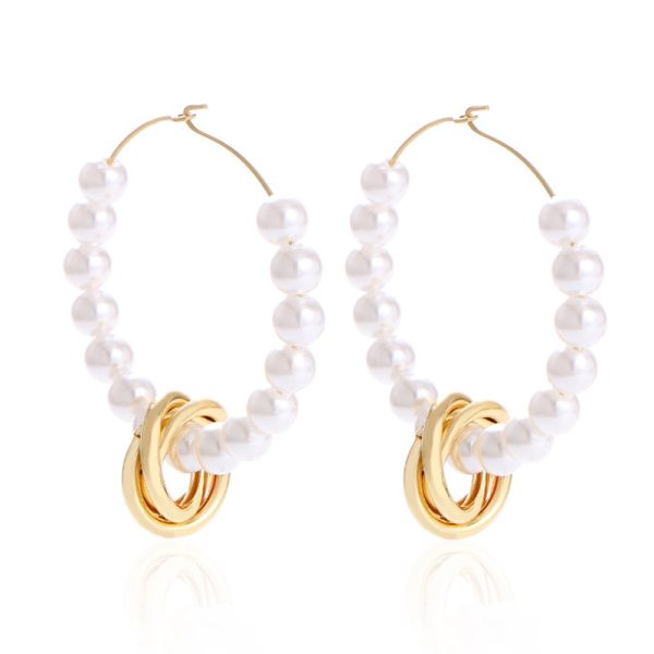 Ladies Harajuku Style Circle Pearl Earrings