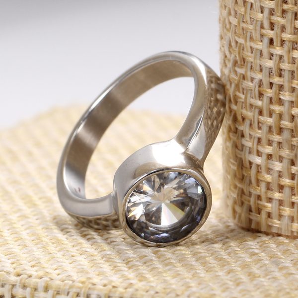 Women's Fashion Stainless Steel Diamond-studded Ring