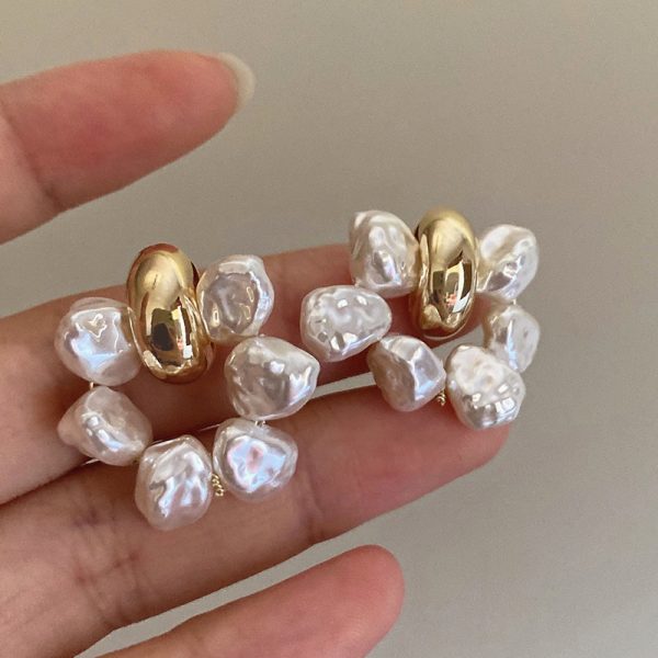 Irregular Pearl Circle Design Gold-plated Earrings For Women