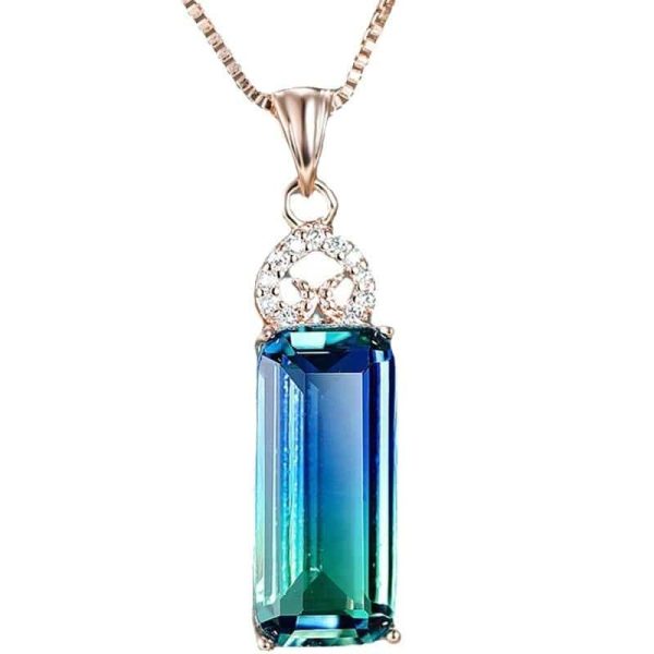 f44bc1bc-6403-447e-80f8-e8ff0d5f6777.jpg Light Extravagant Love Heart Diamond Square Pendant Necklace