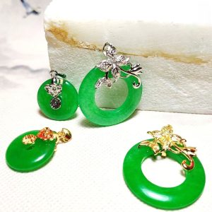 Emerald Inlaid Emerald Quartz Rock Jade Necklace