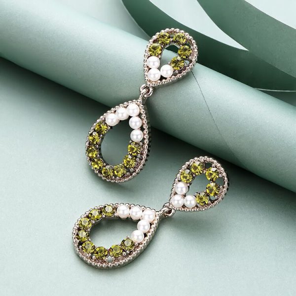 Simple Diamond Cutout Drop Earrings