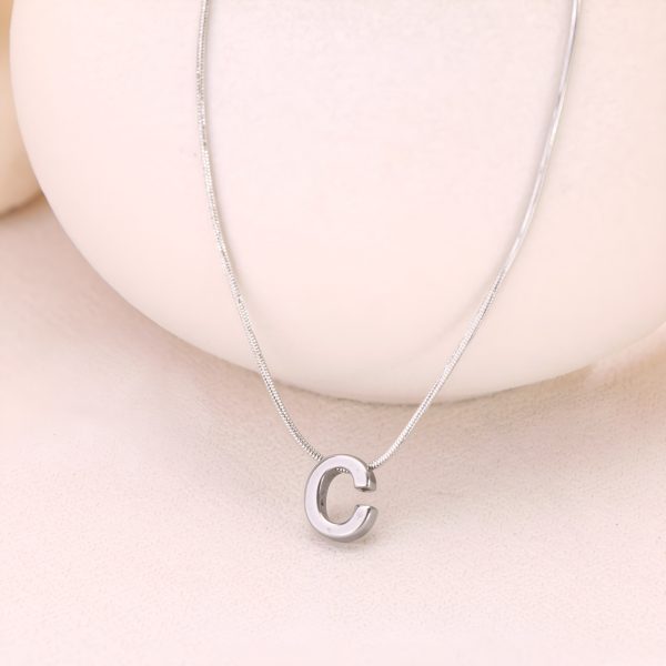 f7920f60-a569-4308-b877-3f05d31c132a.jpg 18k Gold Titanium Steel Necklace With 26 English Letters