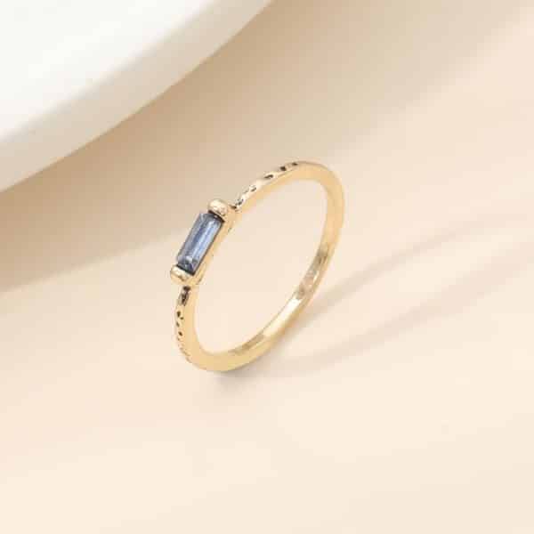 18K Gold White Zircon Ring Simple And Stylish Women