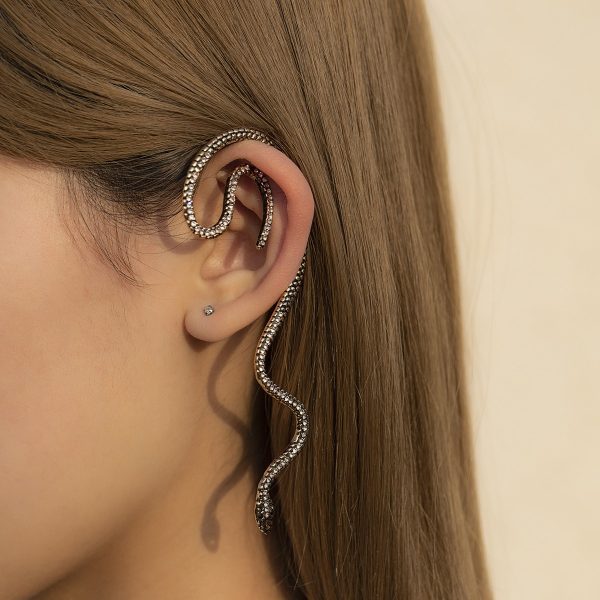 fee82ac9-d110-41ed-acb9-03b72b385e7b.jpg Exaggerated Micro-set Rhinestone Three-dimensional Snake Ear Cuff